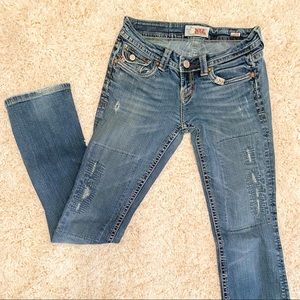 Women’s Lightly Distressed Jeans